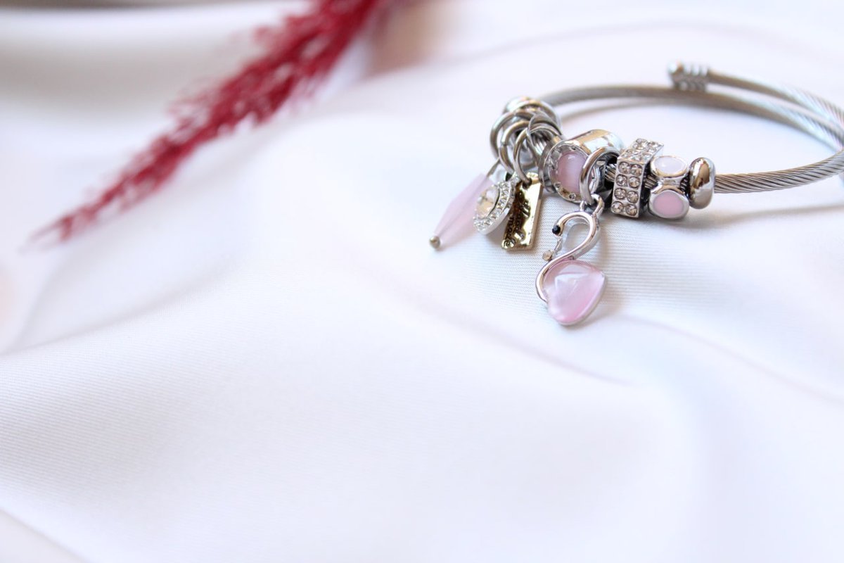 Pink Swan Charm Bileklik 🦢...