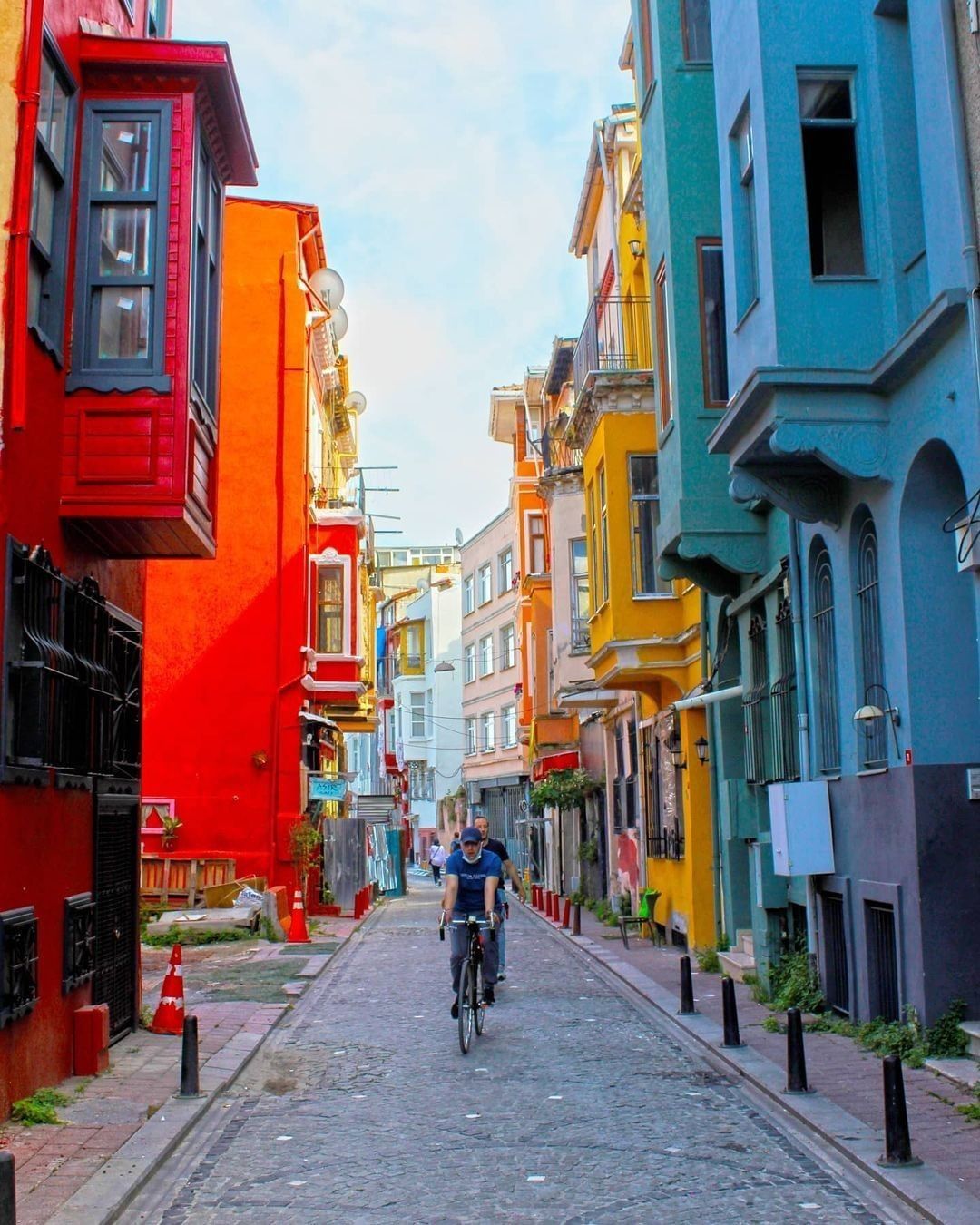 Colourful streets 🌈 Follow...