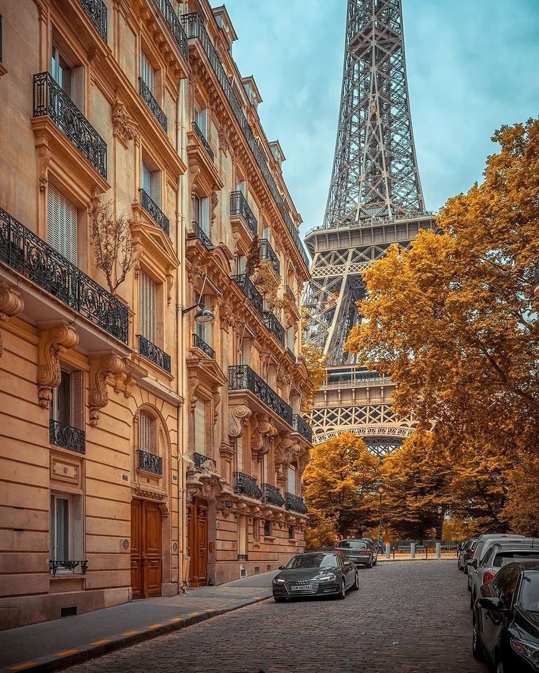 Paris in autumn 🍂 Follow...