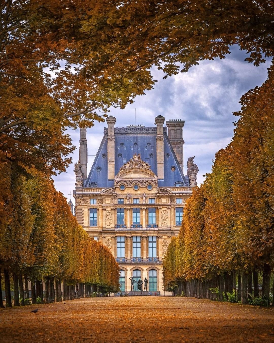 Paris in autumn 🍂 Follow...