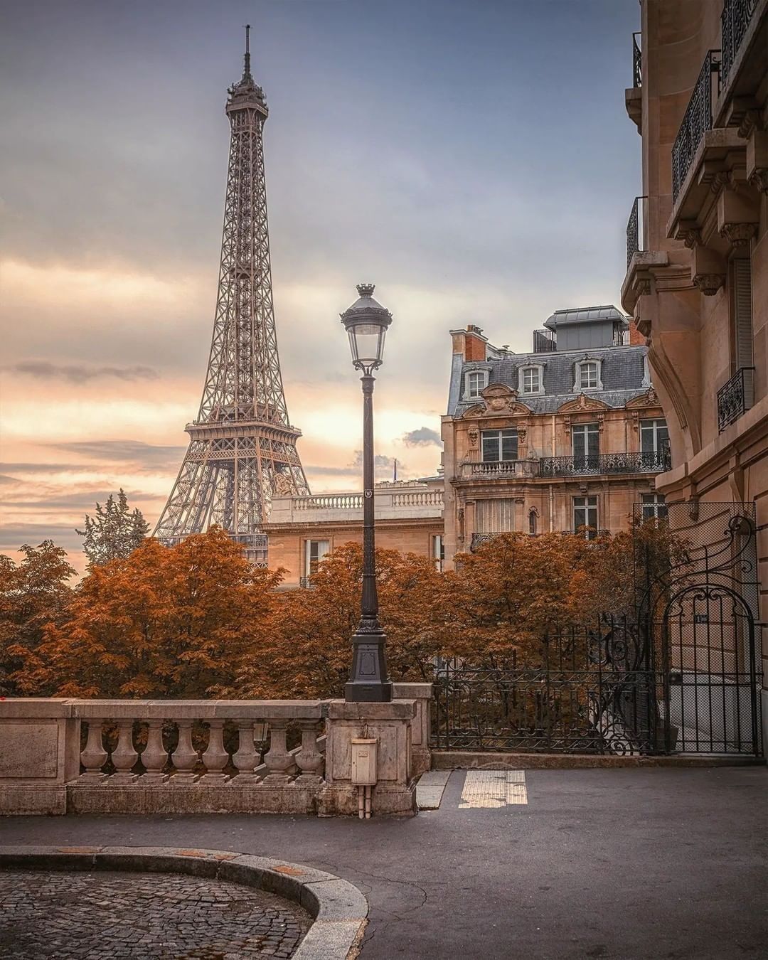 Paris in autumn 🍂 Follow...