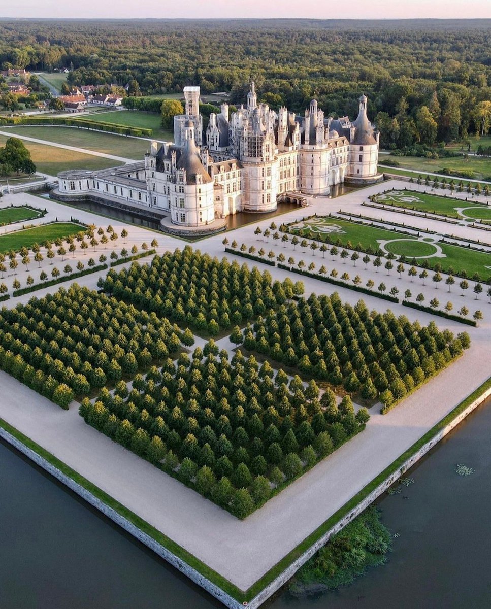 🏰Chambord Şatosu, Fransa.    Kaynak