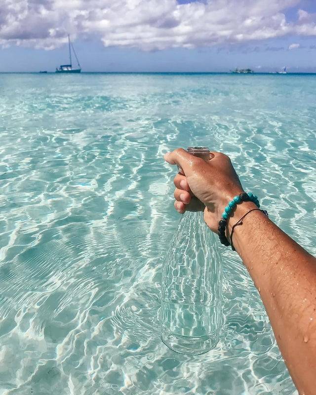 Boracay'ın berrak suyu,...