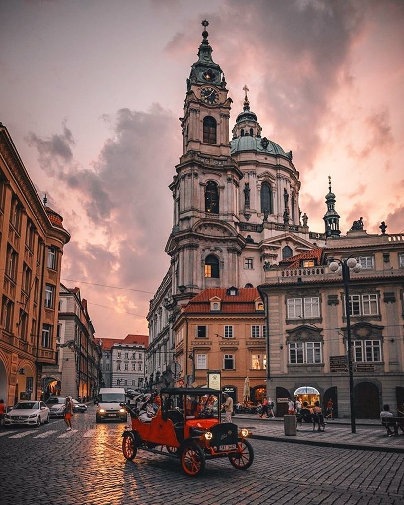 📍Prag, Çek Cumhuriyeti.    Kaynak