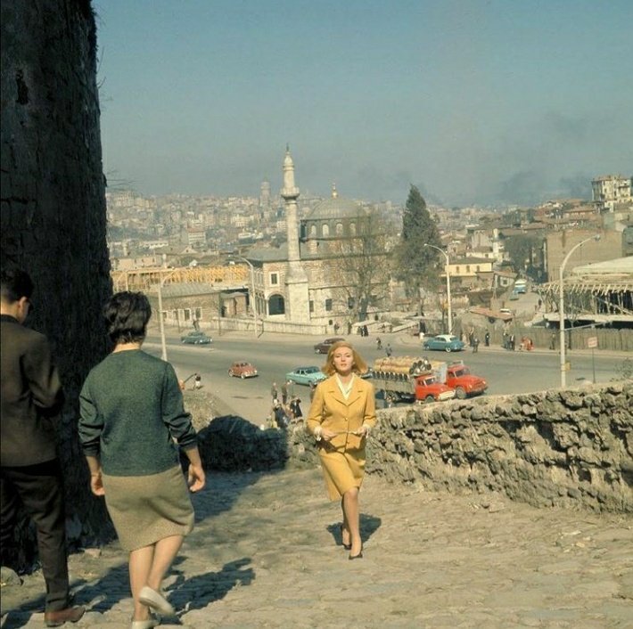 1963 yılında İstanbul.    Kaynak