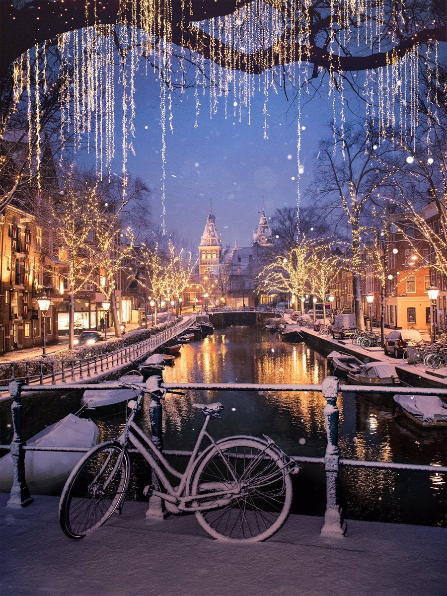 ❄️ Amsterdam'da kış.    Kaynak