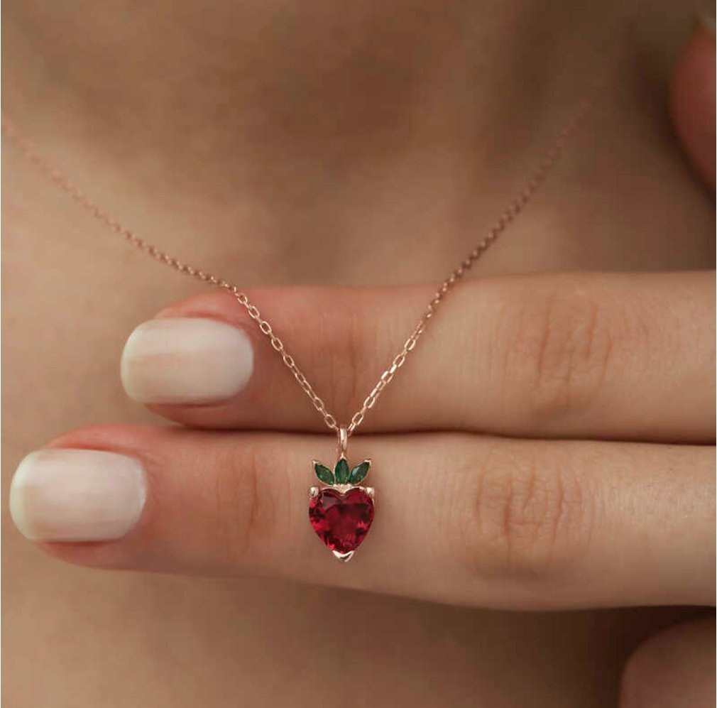 strawberry kolye 🍓💫    Kaynak