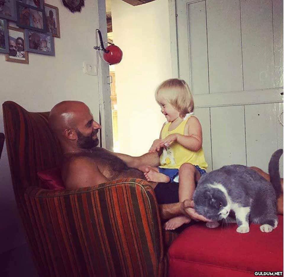 Paramparçayim🥺    Gelecek...