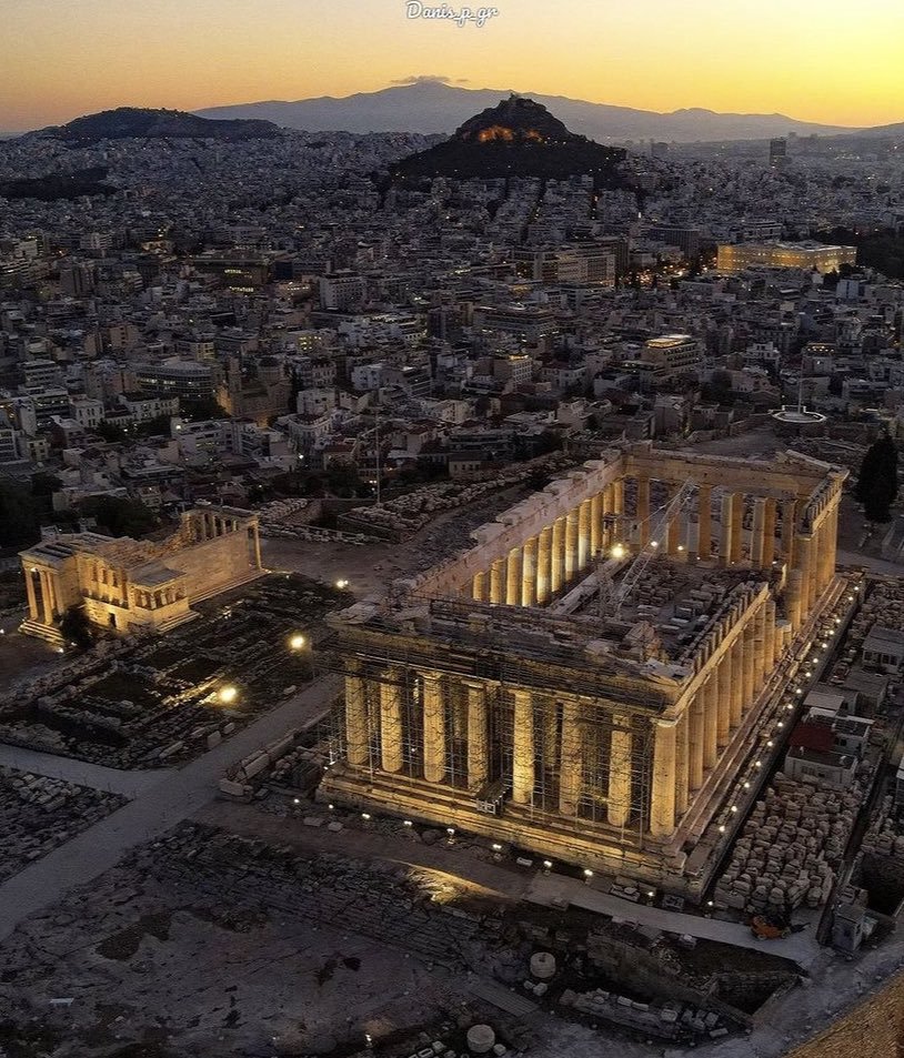 Atina'da gün batımı🏛️   ...