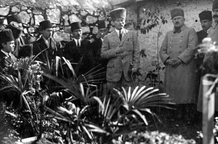 Ulu Önder Mustafa Kemal...