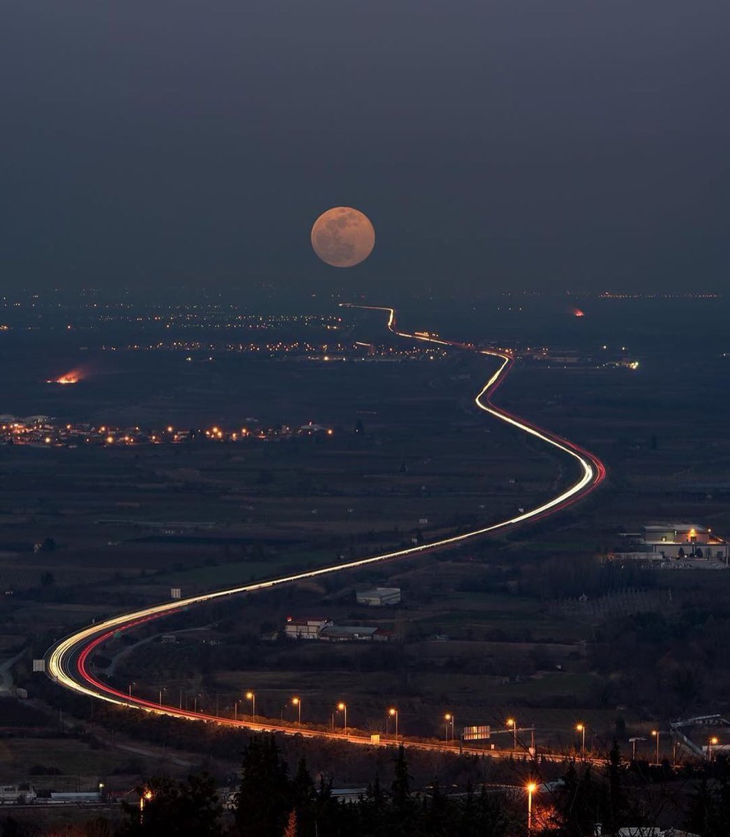 Ay'a giden yol🌕    Kaynak