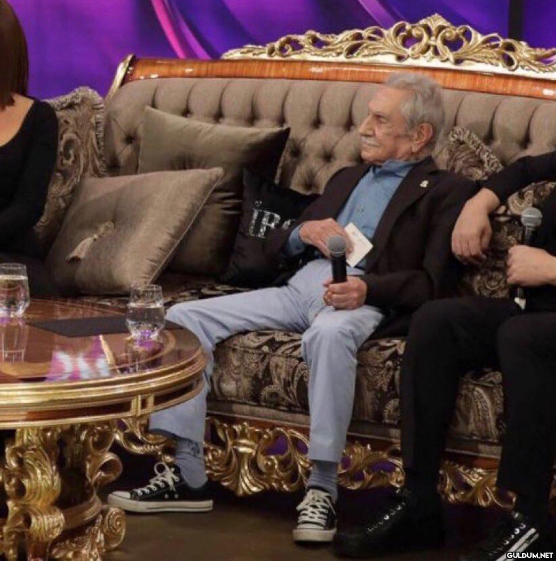 tam bir moda ikonu    Kaynak