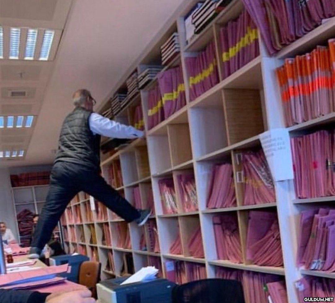 Mutsuz olmak için sebep...