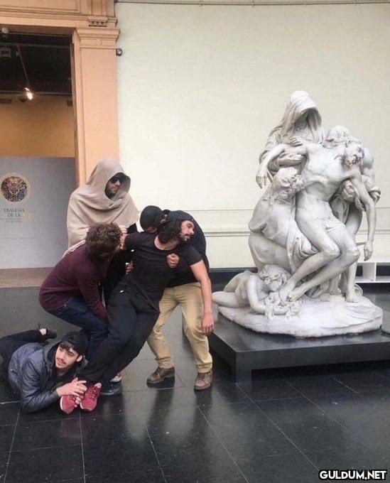 Benzer işler    TRAVESIA    Kaynak