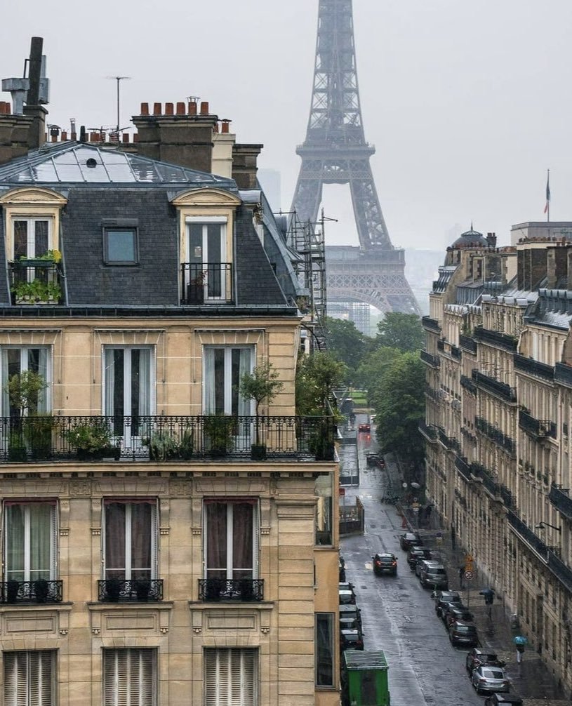 Tüm güzelliğiyle paris...
