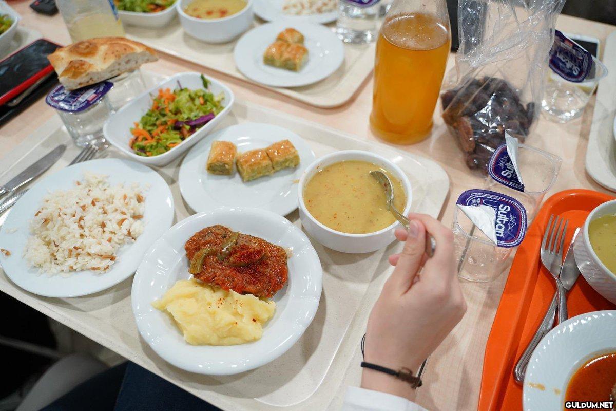 İBB yurdunda çıkan iftar...