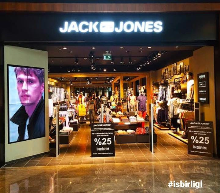 Jack Jones'ta tişörtler...
