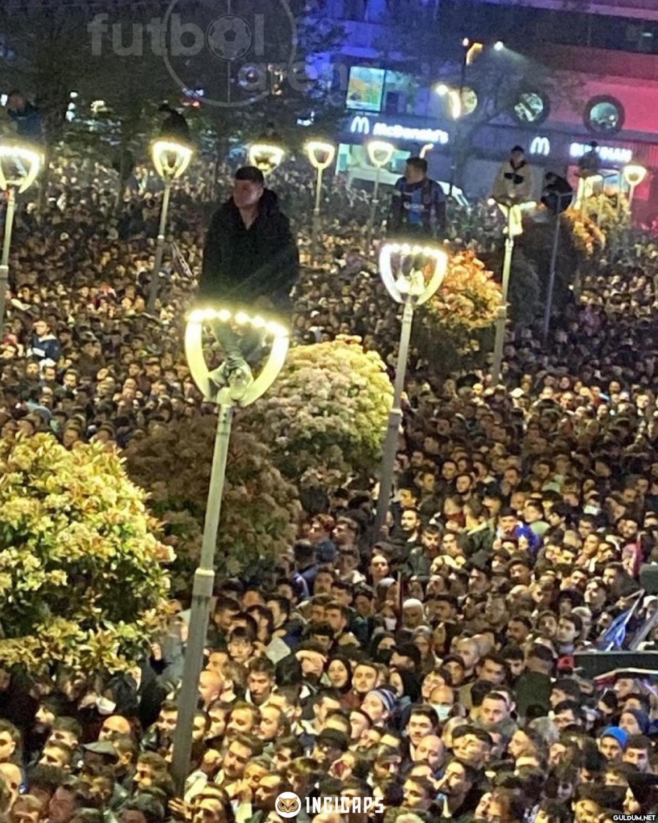 Anlık Trabzon meydanı  ...