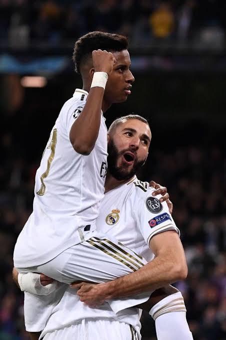 + Geldi bir tufan, gitti...