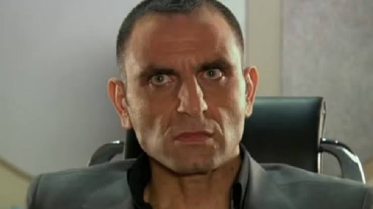-Kim bu adam seyfo dayı?...