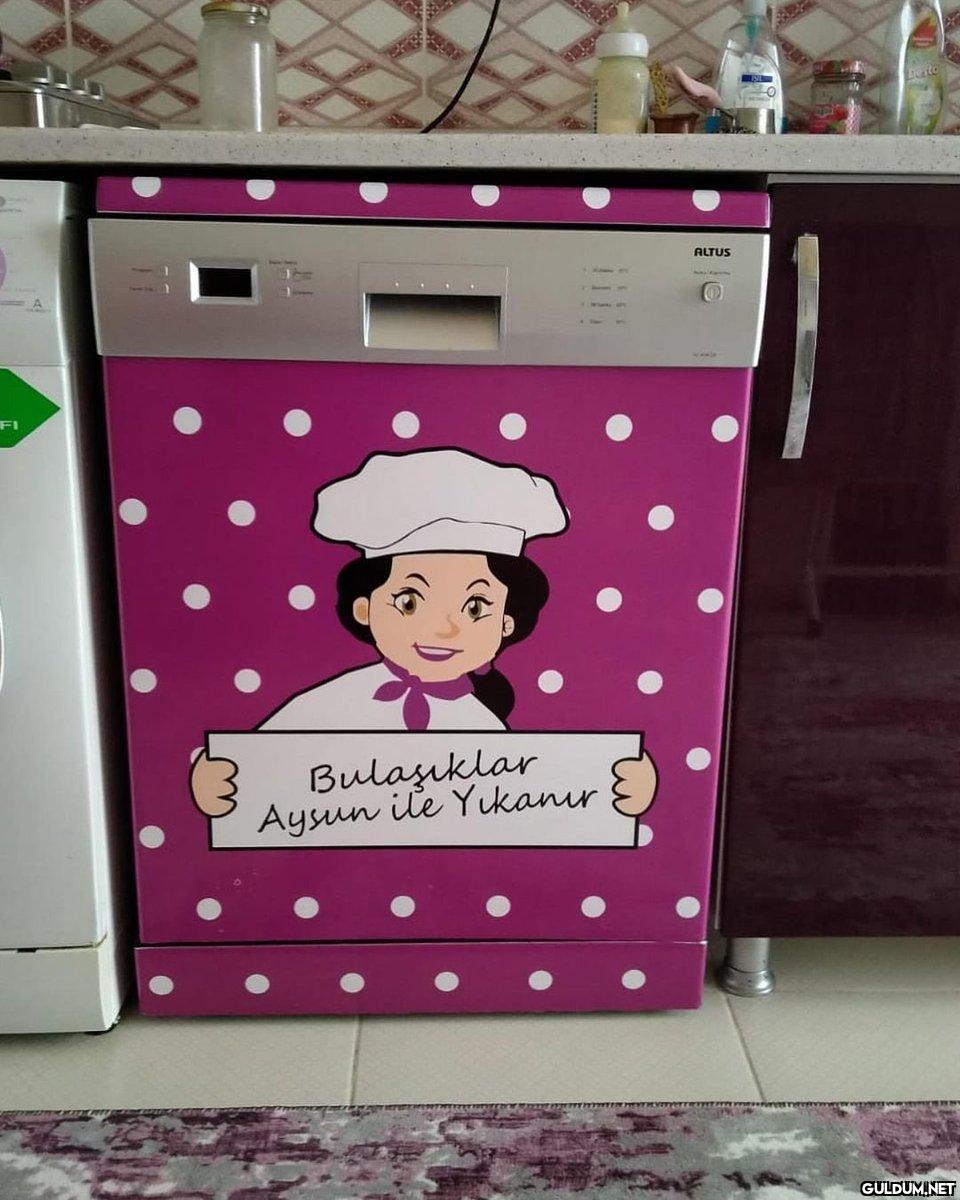 Yazılara bak çıldırmalik,...