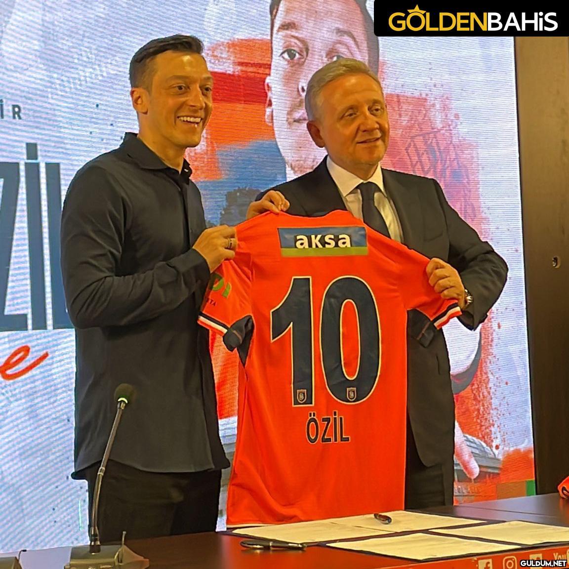 Mesut Özil,...