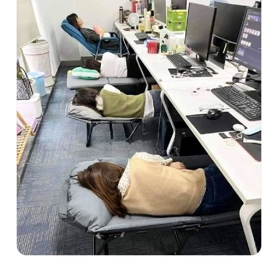 Yarın işe gideceklerin...