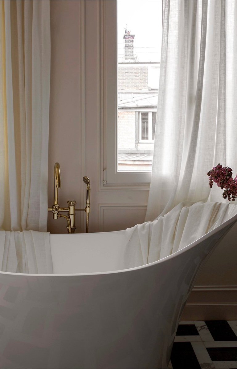 Paris'te bir apartman...