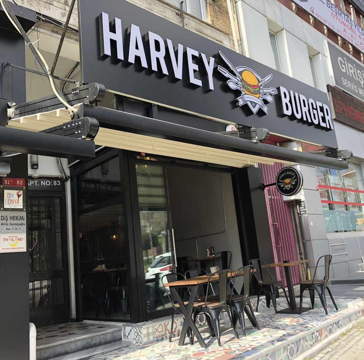 Harvey Burger'de bol...