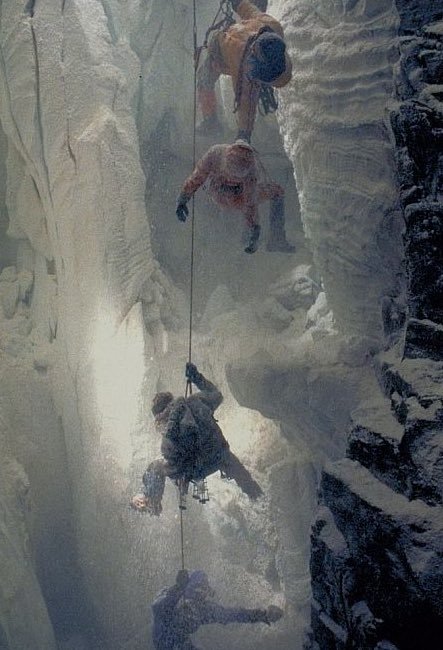 🎬 Vertical Limit (2000) ...