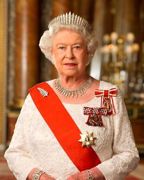 Kraliçe Elizabeth hayatı...