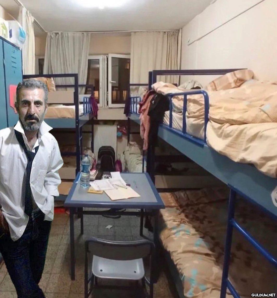 Kanka yemeğe iniyoz...