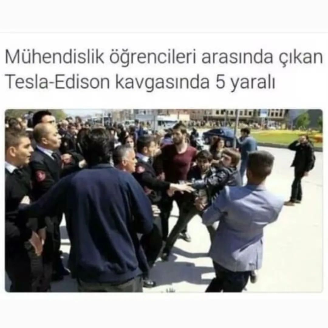 Kavga, siyah ceketli...