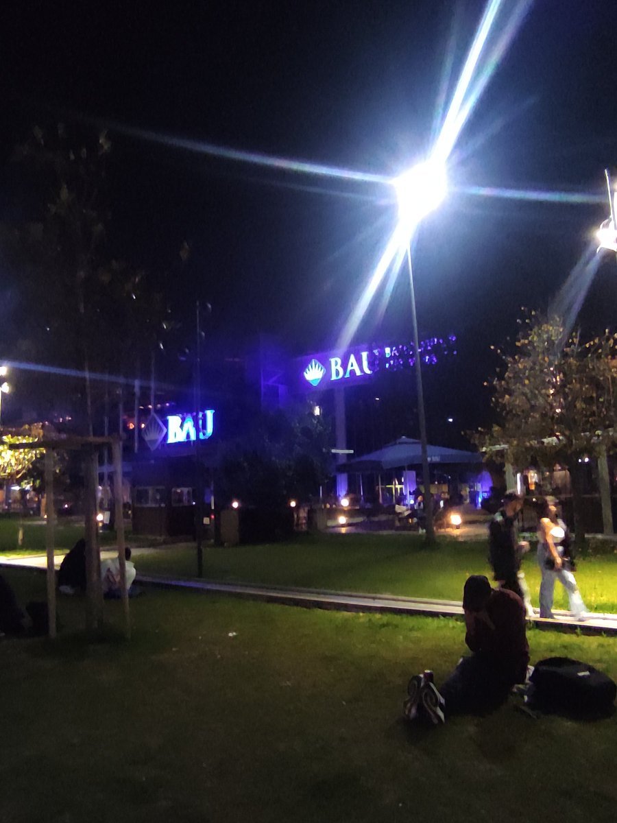 Nerde olduğumu bilene 5 tl...