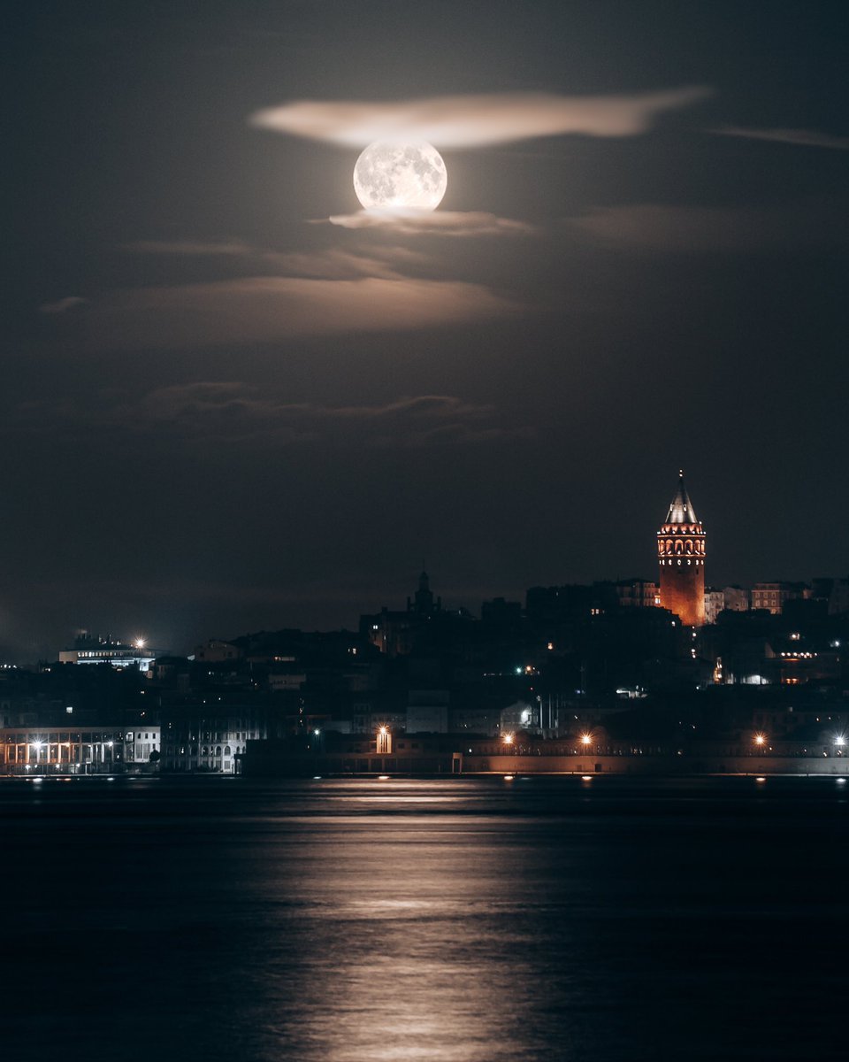 🌘İstanbul ve dolunay....