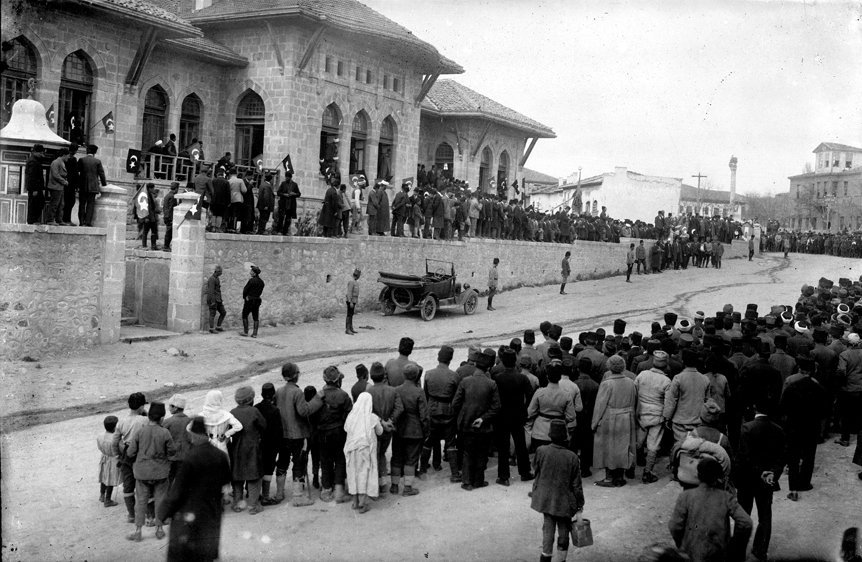 Büyük Millet Meclisi önü,...