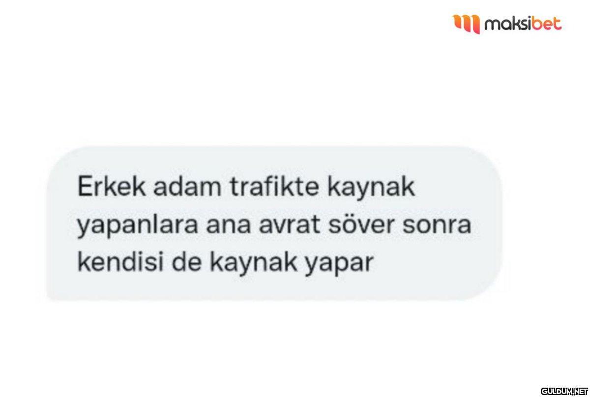 Erkek adam trafikte kaynak...