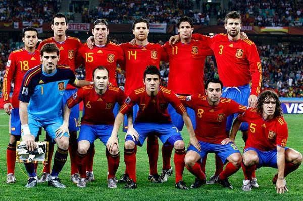 2010 Şampiyonu İspanya...