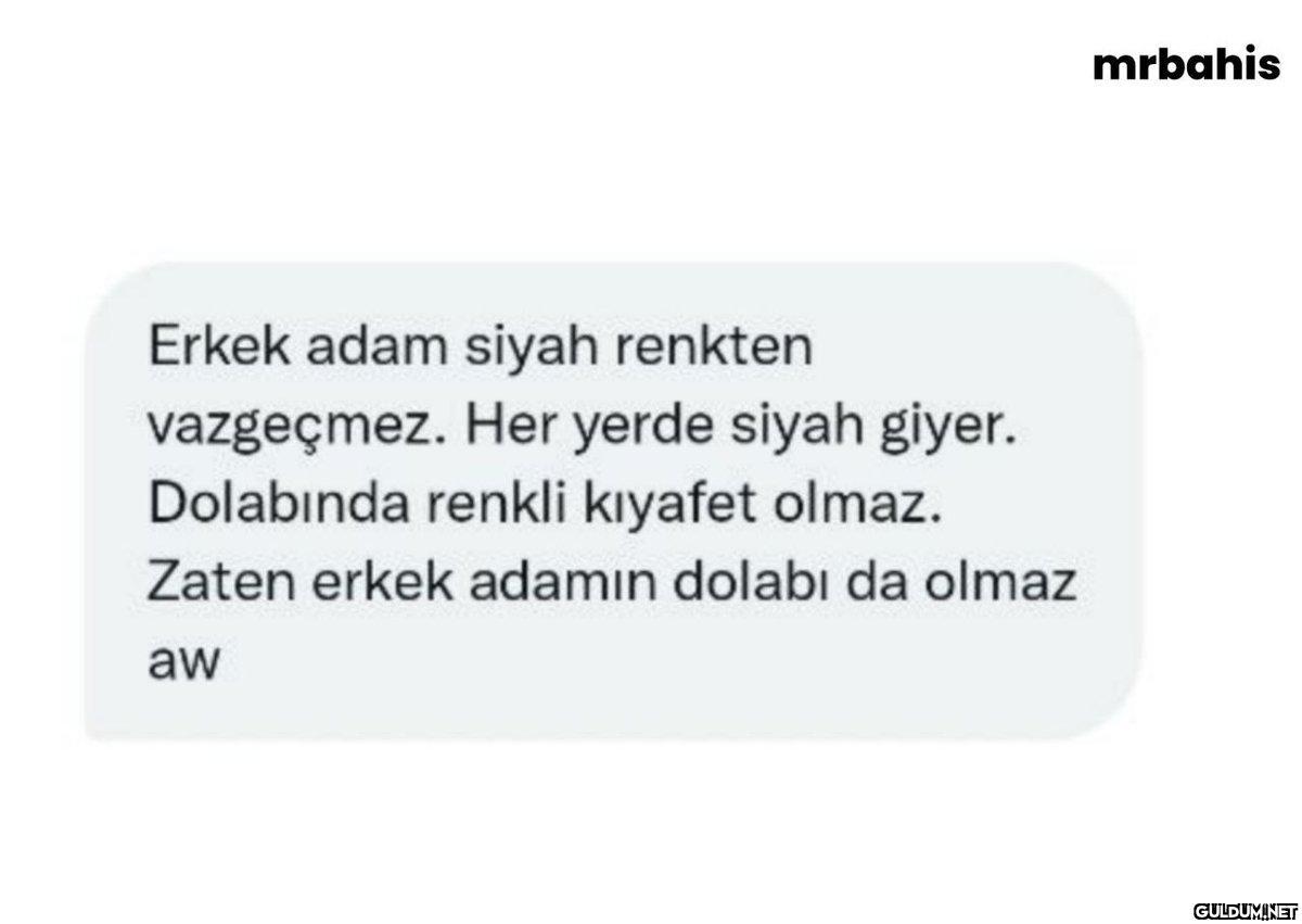 Erkek adam siyah renkten...