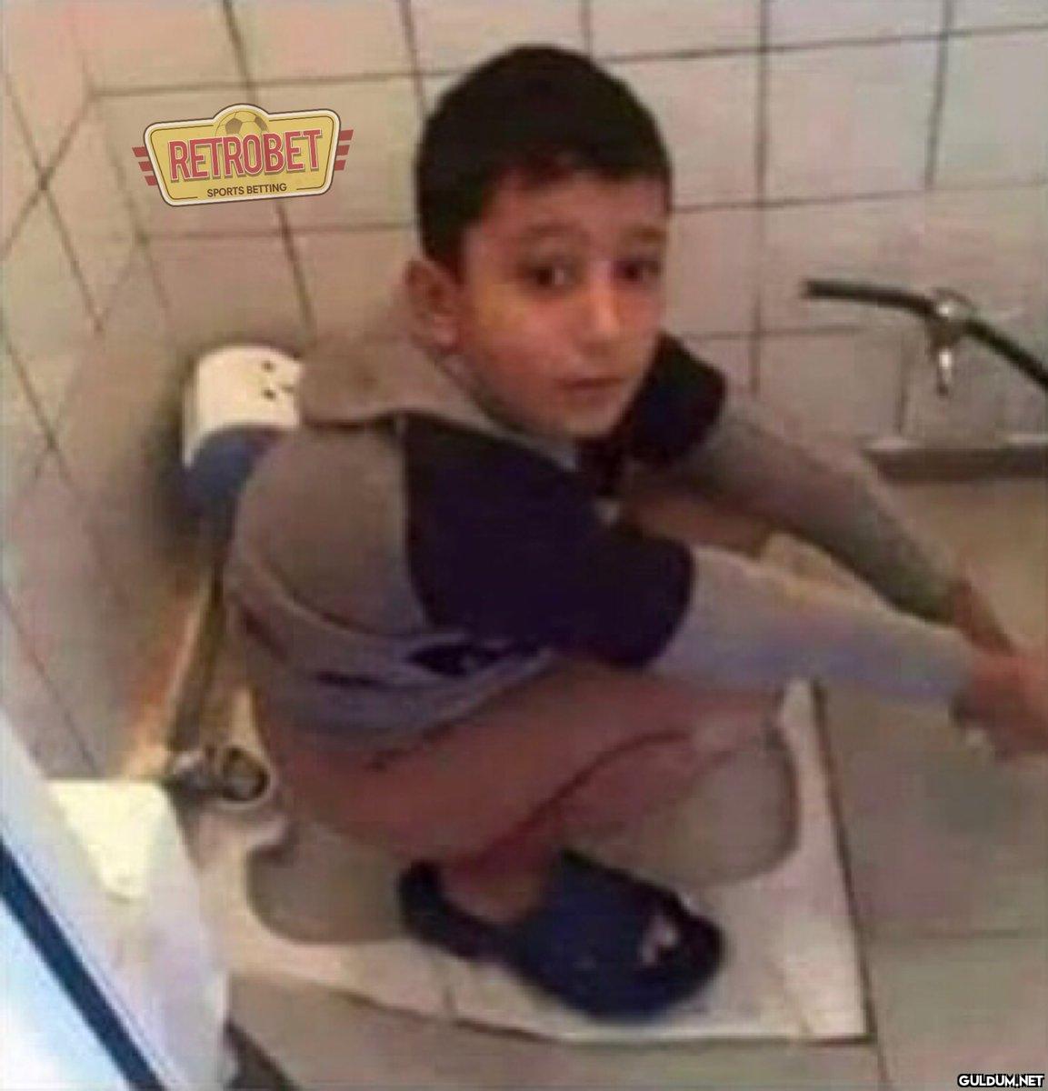 Lavabodayken ısrarla...