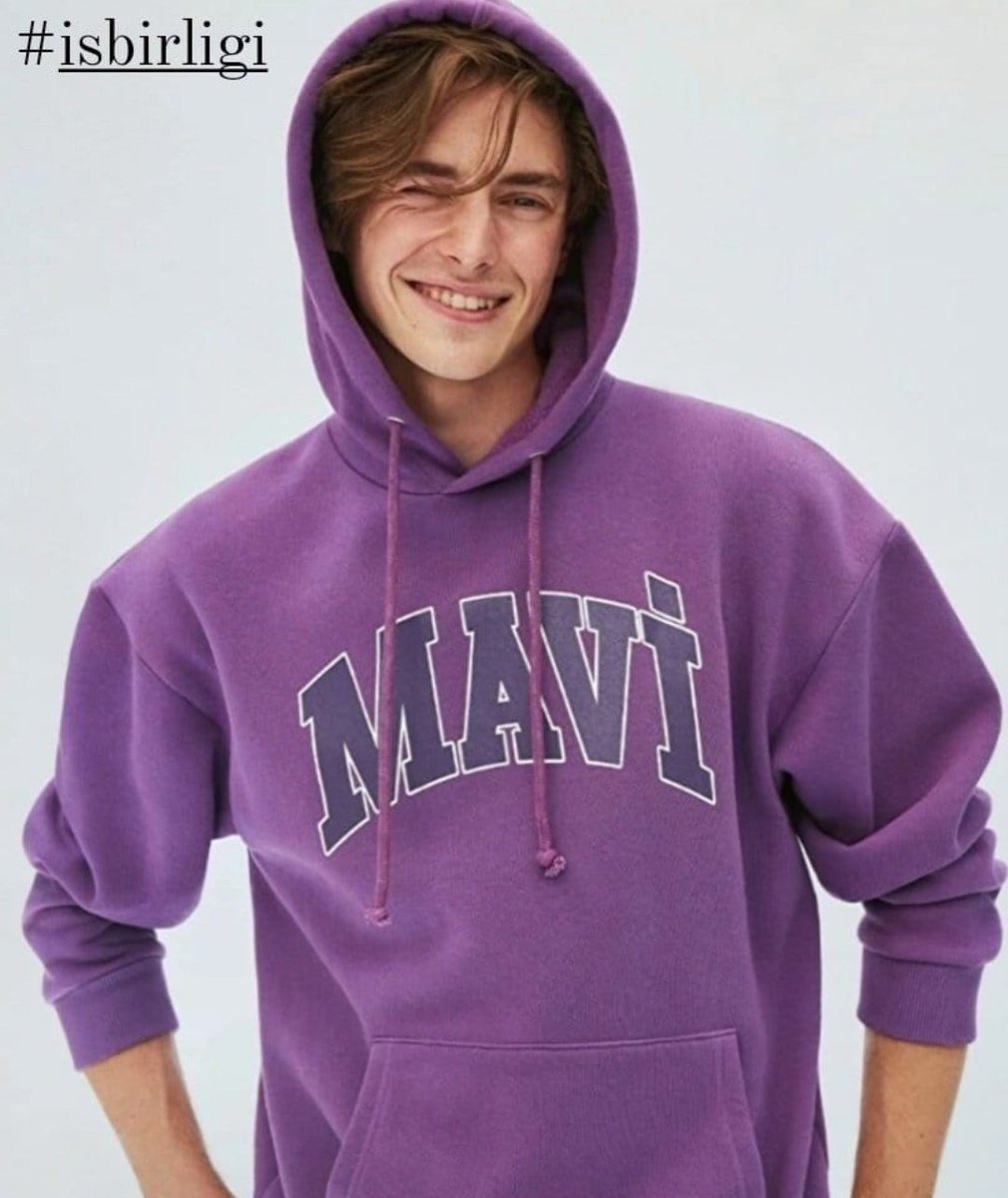 Mavi'de sweatshirtler yarı...