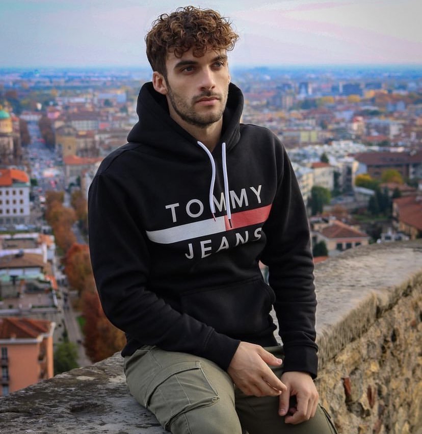 Tommy Hilfiger Ürünlerinde...
