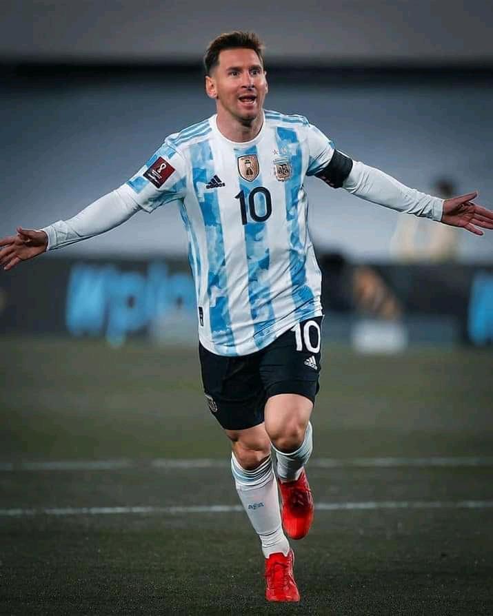 Lionel Messi & Cristiano...