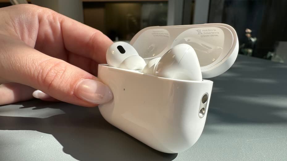 İkinci nesil Apple Airpods...