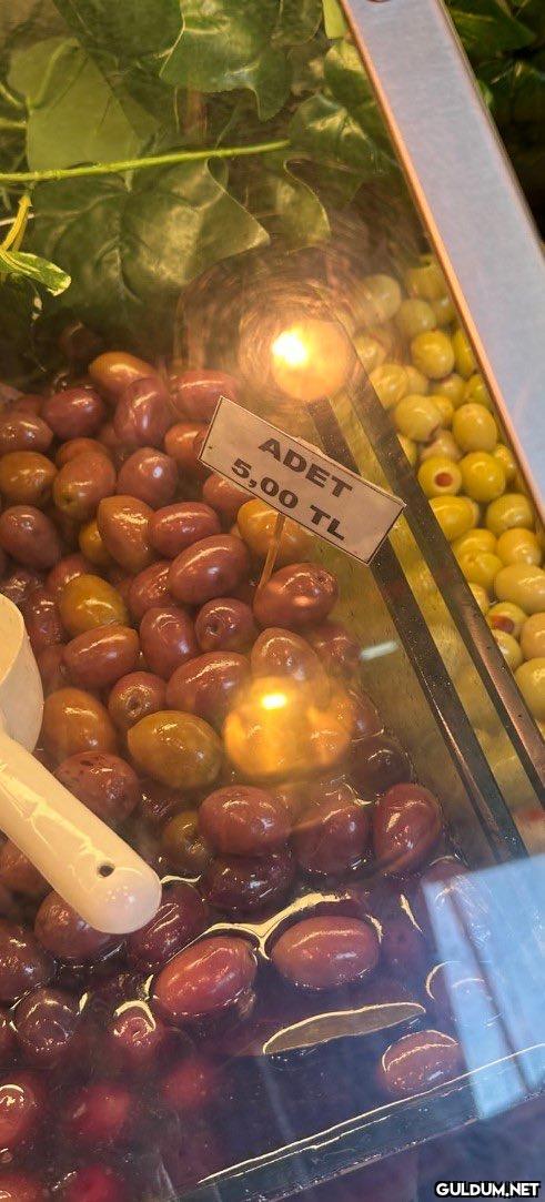 Eminönü'nde Zeytin'in...