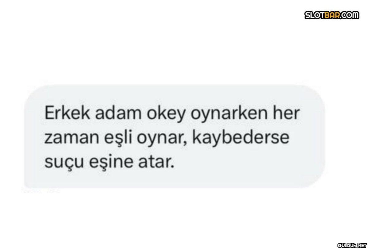 Erkek adam okey oynarken...