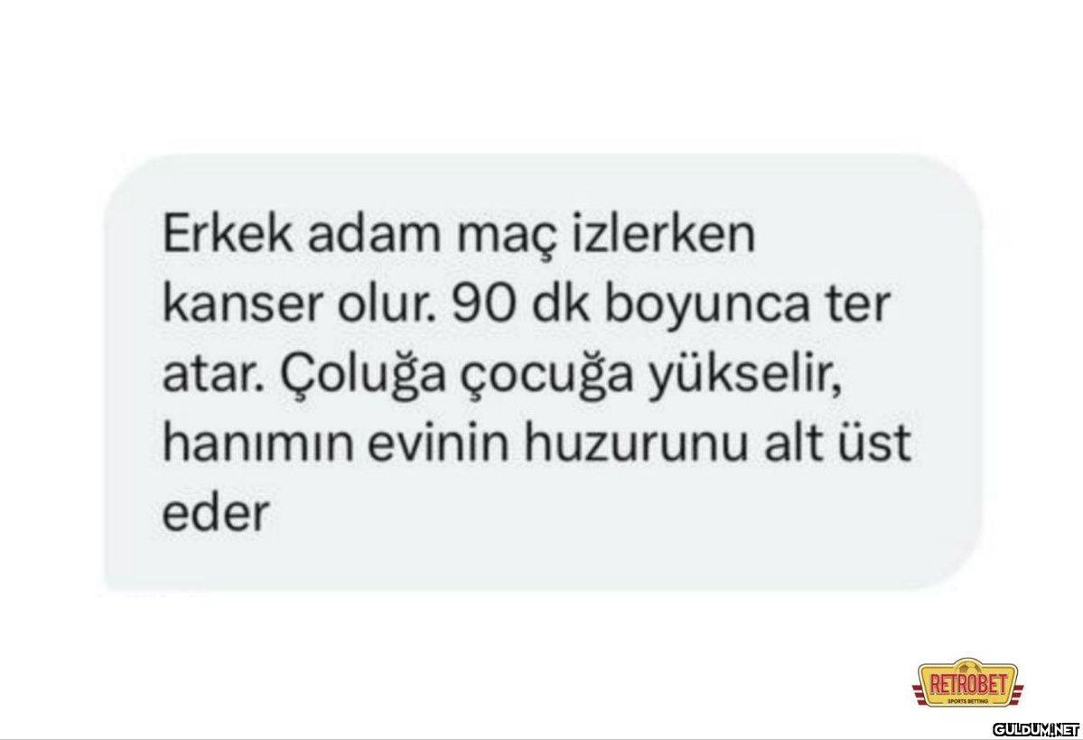 Erkek adam maç izlerken...