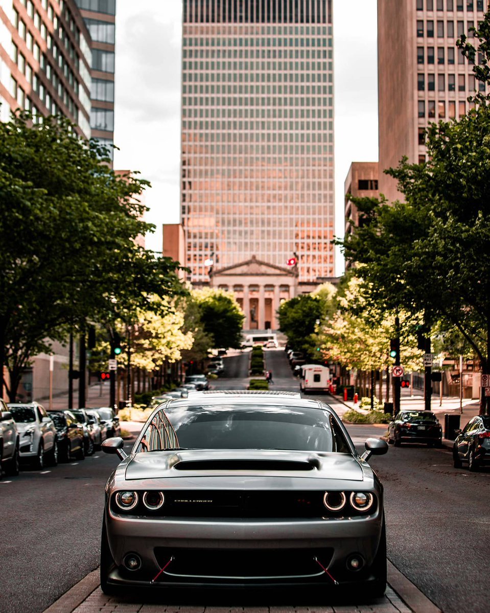 DODGE CHALLANGER!...
