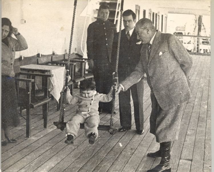 Bu ülkede büyüyen her...