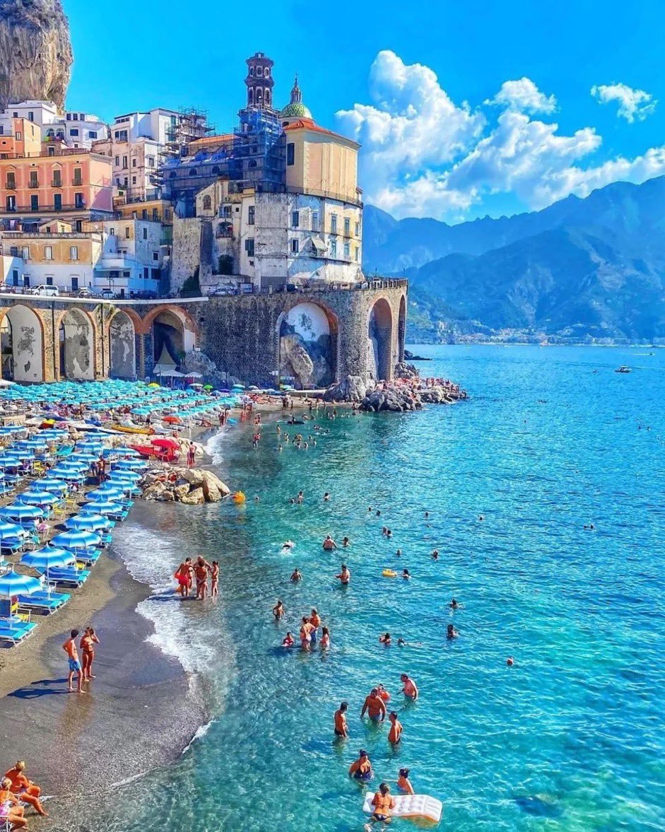 📍Amalfi Sahili, İtalya...